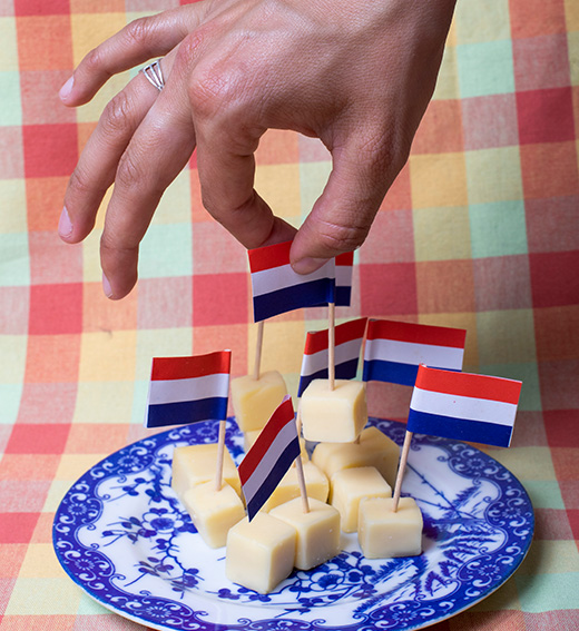 Renteaanbod hypotheek - Afbeelding blokjes kaas met vlaggetjes
